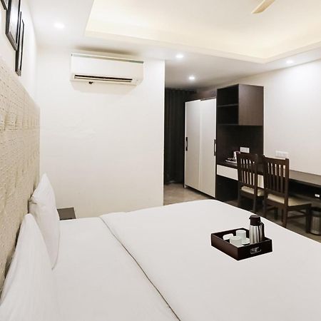 Townhouse The Amv Hotel Gurgaon Bagian luar foto