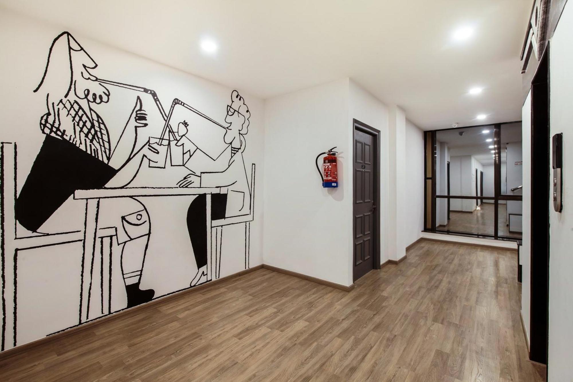 Townhouse The Amv Hotel Gurgaon Bagian luar foto