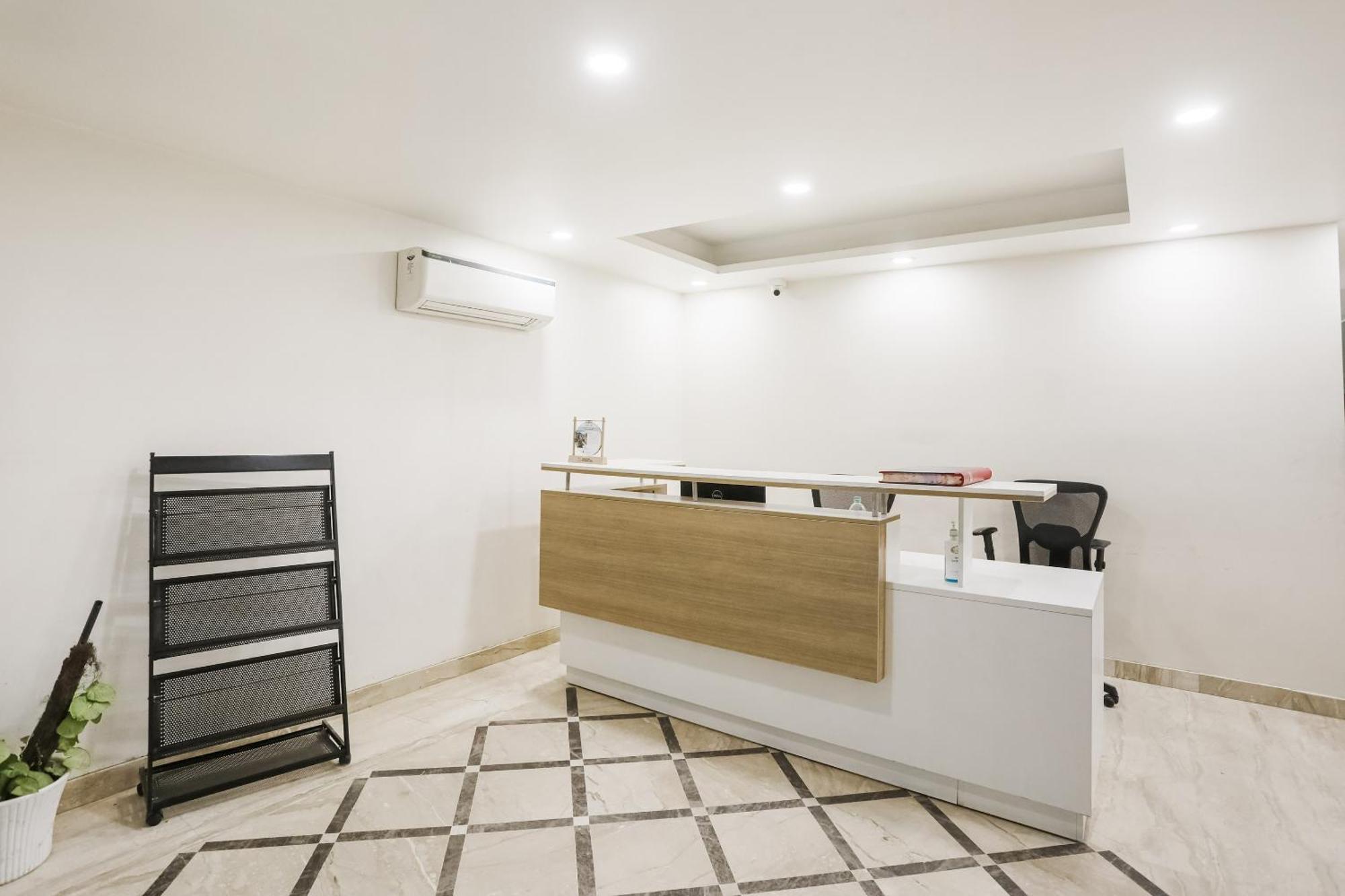 Townhouse The Amv Hotel Gurgaon Bagian luar foto